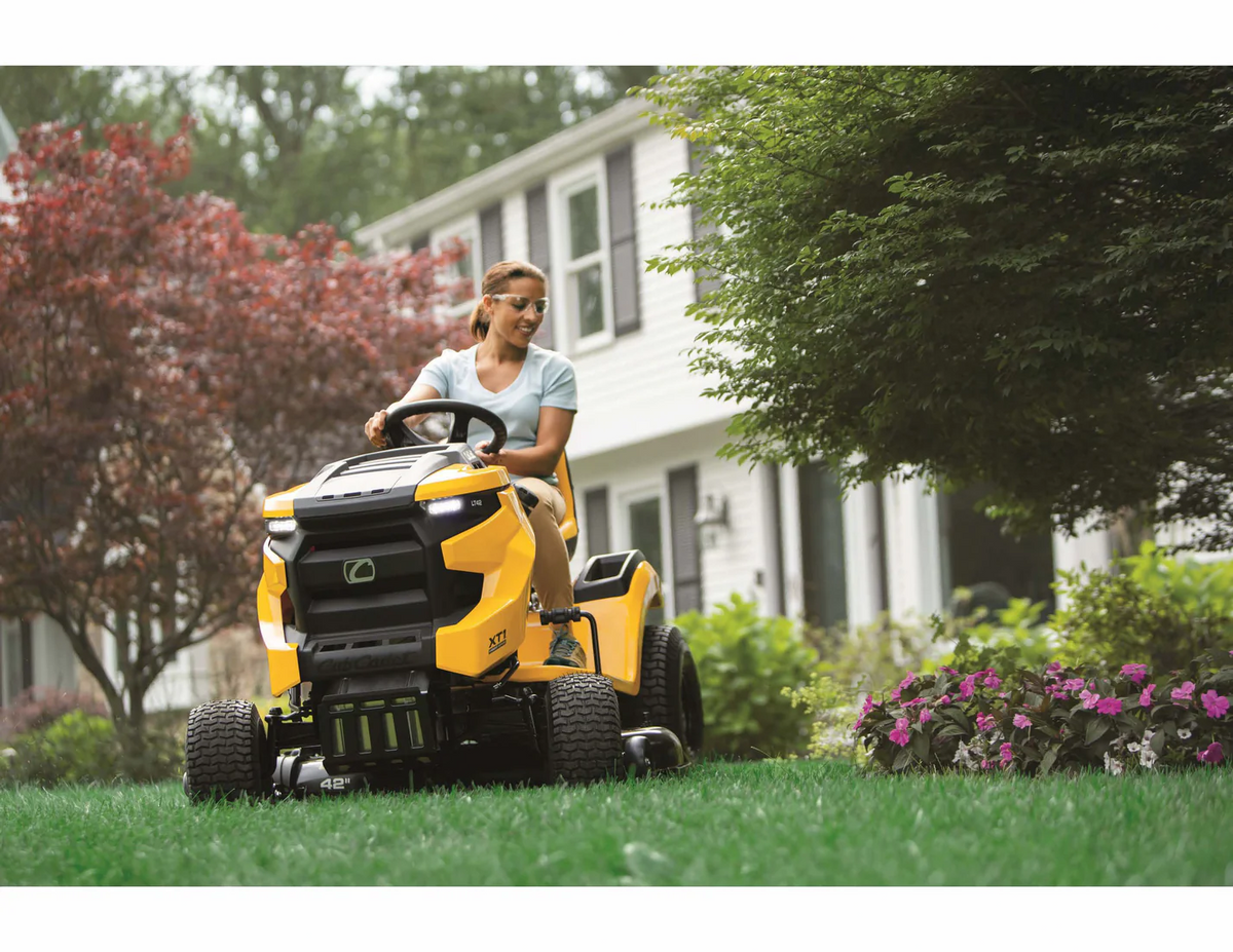 Cub Cadet XT1 LT42 IntelliPower Lawn Tractor