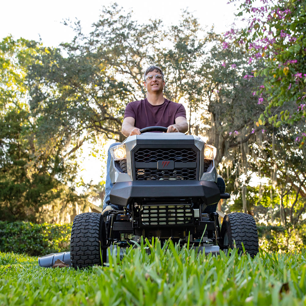 Murray mt100 Riding Lawn Tractor Mower 42 in. 13.5 HP 500cc E1350 Series Briggs and Stratton Engine 6-Speed Manual Gas